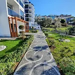 Apartamento A Dreamy Luxury One-bedroom With Special Views Of The Forest, Sea And Sunset *