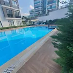Apartamento A Dreamy Luxury One-bedroom With Special Views Of The Forest, Sea And Sunset