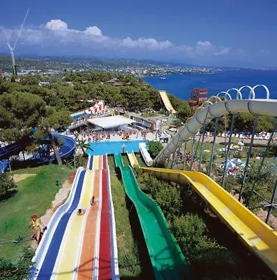 아파트 A Dream House With A Dream View In Royal Park 알란야